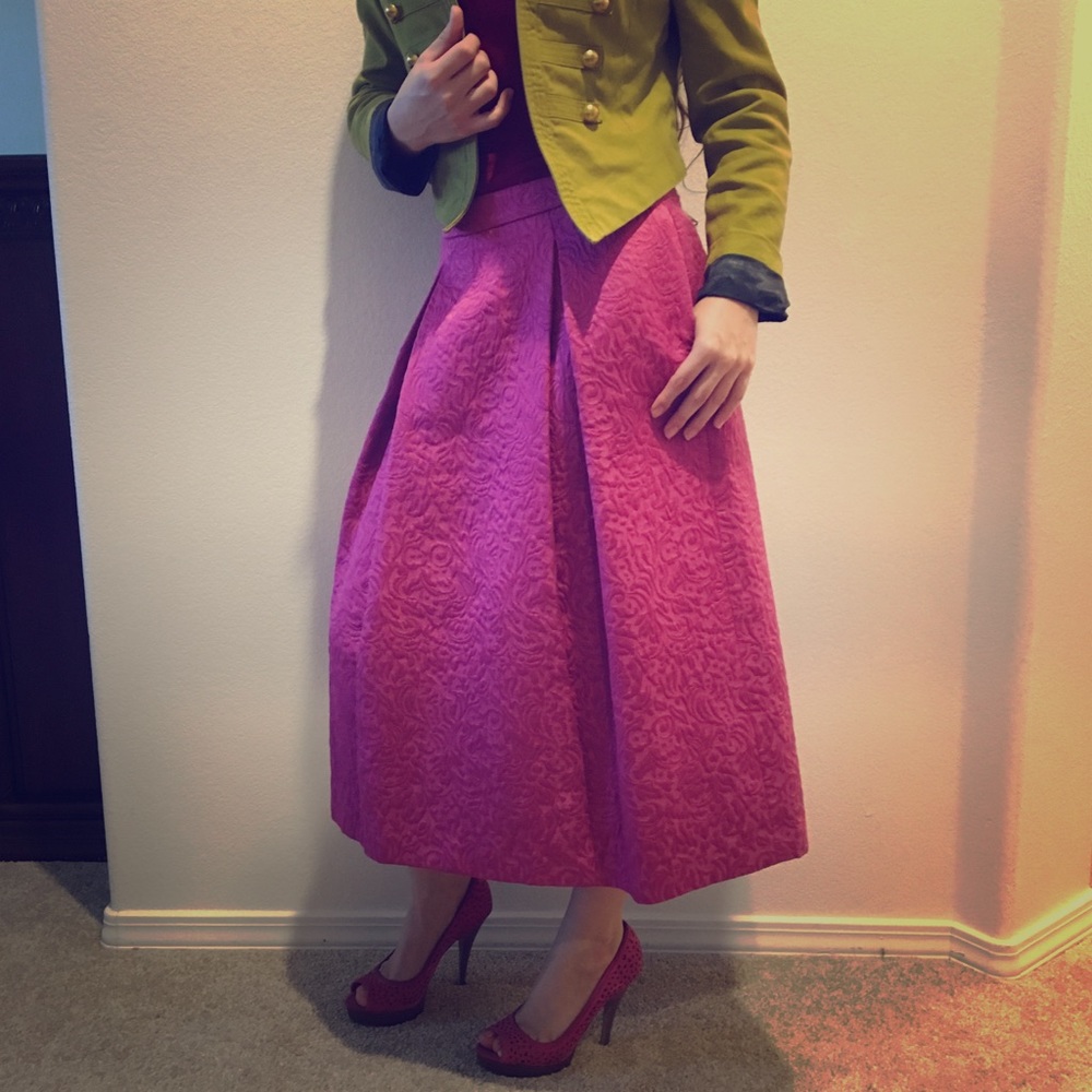 High Waisted Textured Magenta Panel Midi Skirt 💕